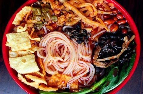 柳州螺螄粉爆料視頻最新,獨家制作過程大揭秘！